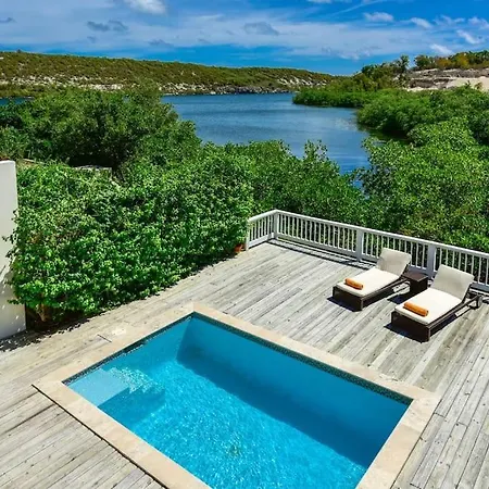 The Hideaway 3 Bedroom Townhouse With Pool
